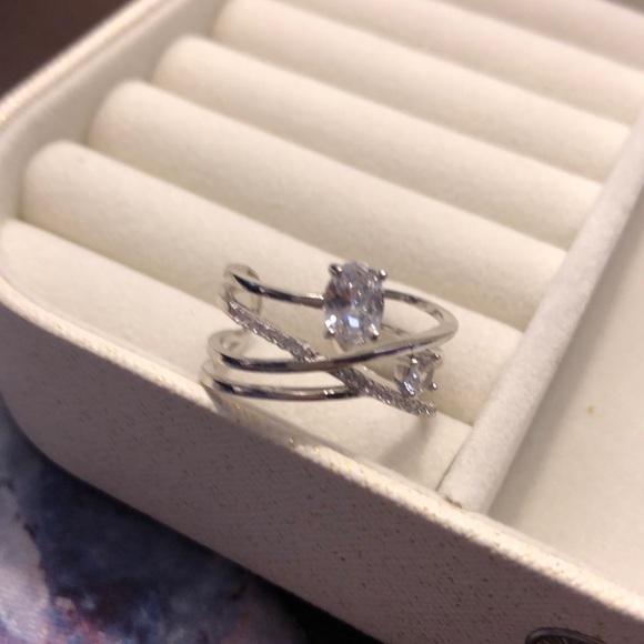 Joli Moon clear XX cross and stud ring - Picture 3 of 3